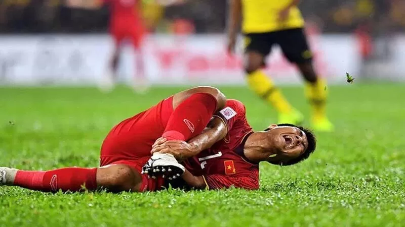 Những lưu ý để hạn chế chấn thương khi thực hiện cú sút Những lưu ý để hạn chế chấn thương khi thực hiện cú sút